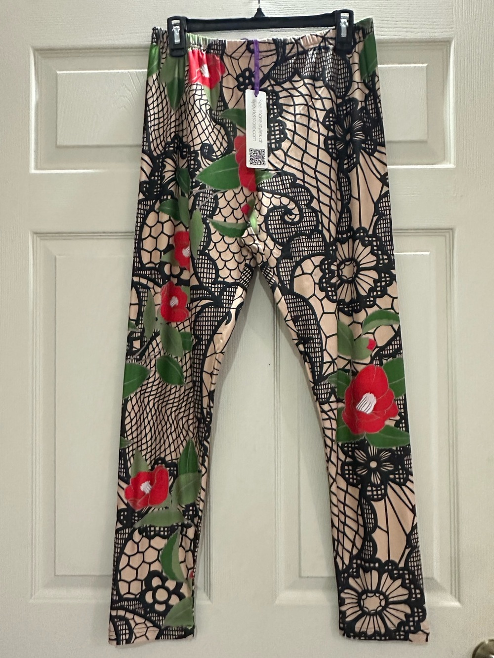 Beige Floral Lace-Print Stretch Leggings with Red & Green Accents